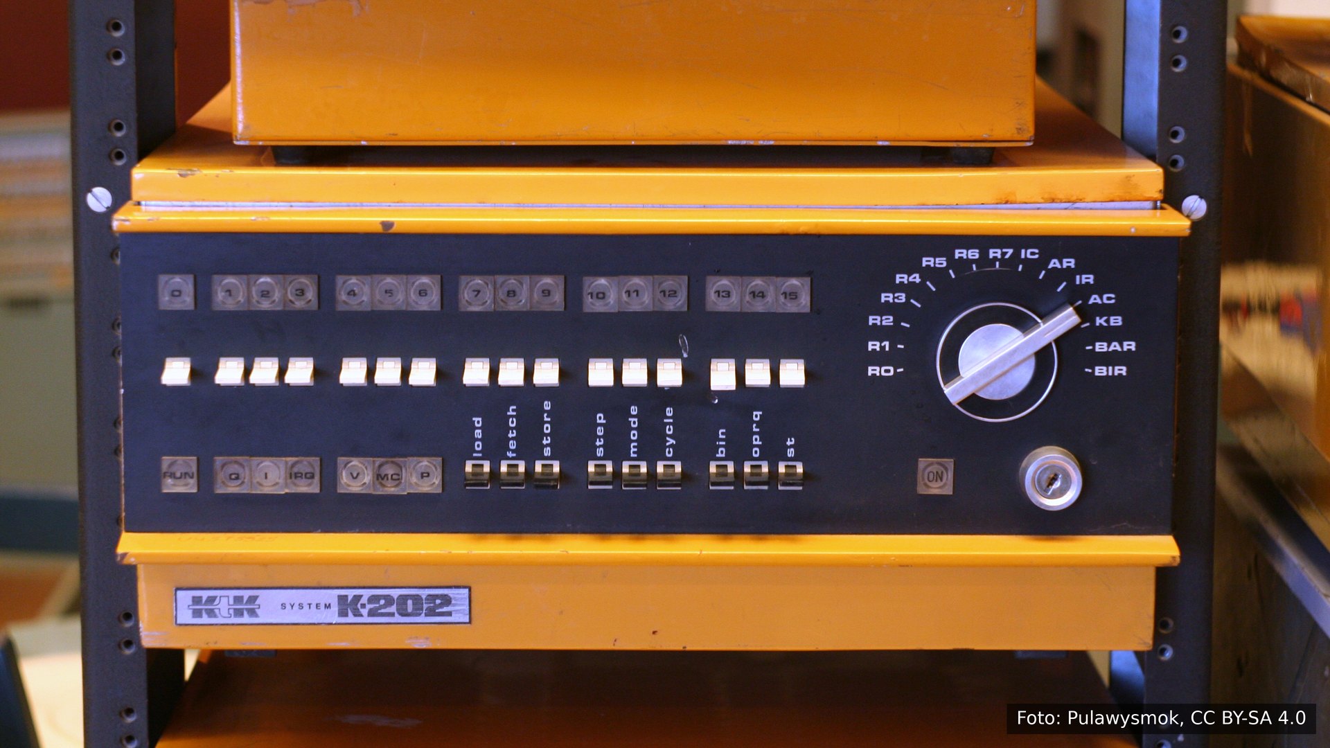 Um minicomputador K-202 no Museu da Técnica de Varsóvia