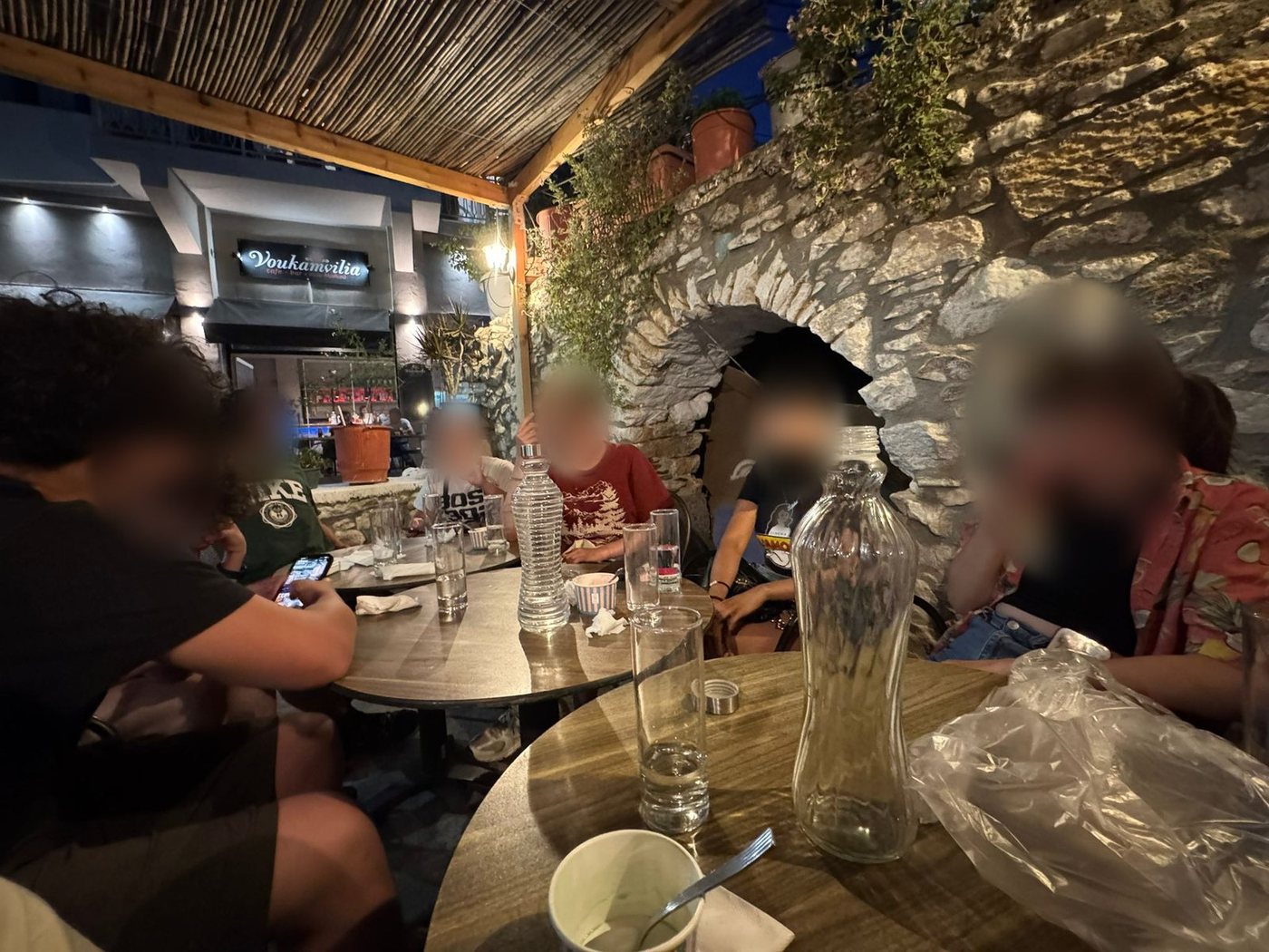 Sorvete todos juntos depois do jantar, em Naxos